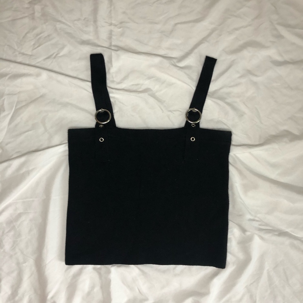 Black box cut crop top